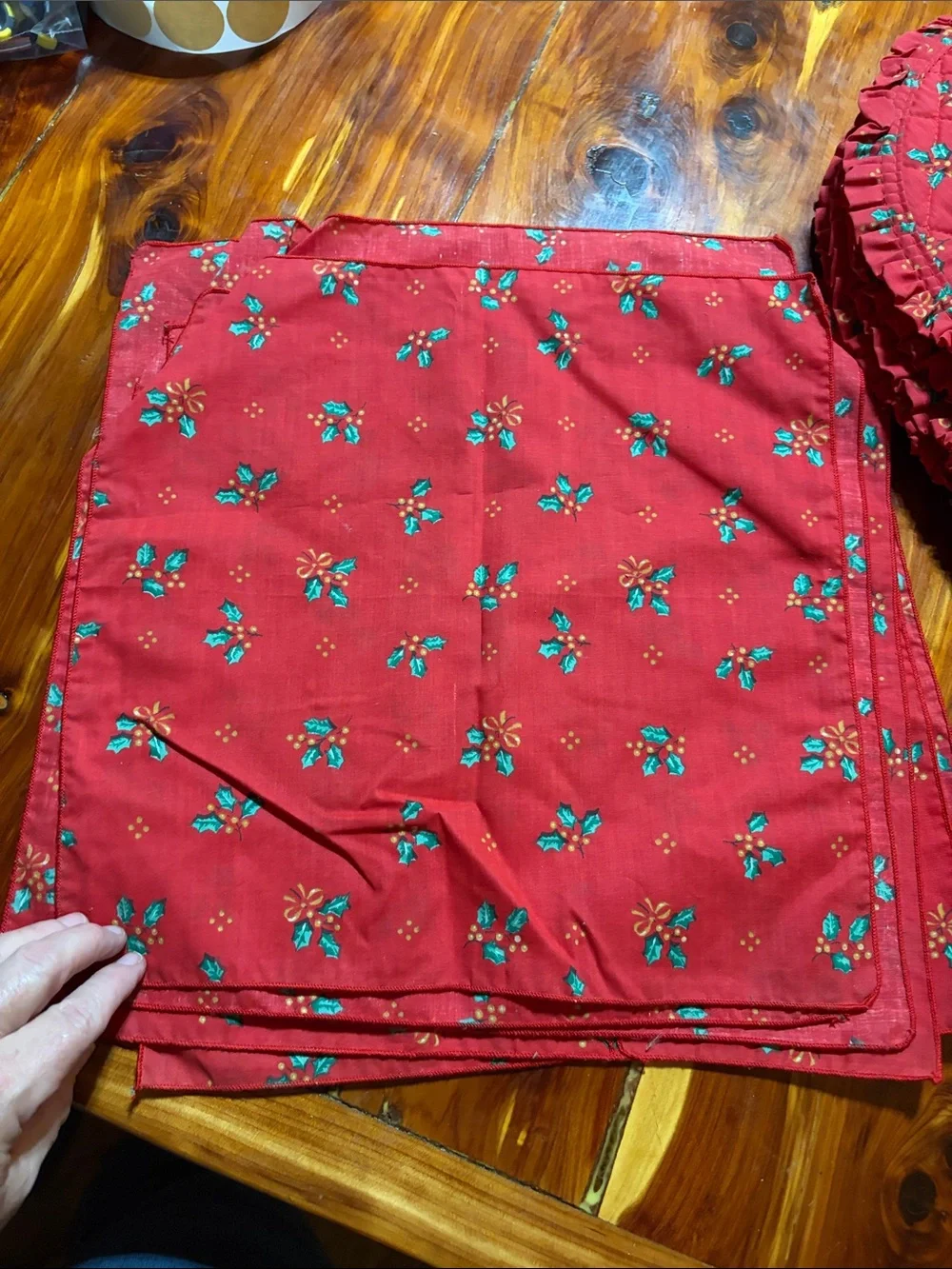 Vintage Red Quilted Christmas Placemat Set w/matching Napkins